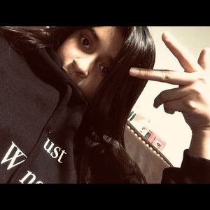 Meet your Posher, Denise